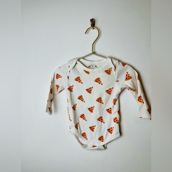 Monica and Andy Pizza Onesie 6-9 months - Picture 1 of 6
